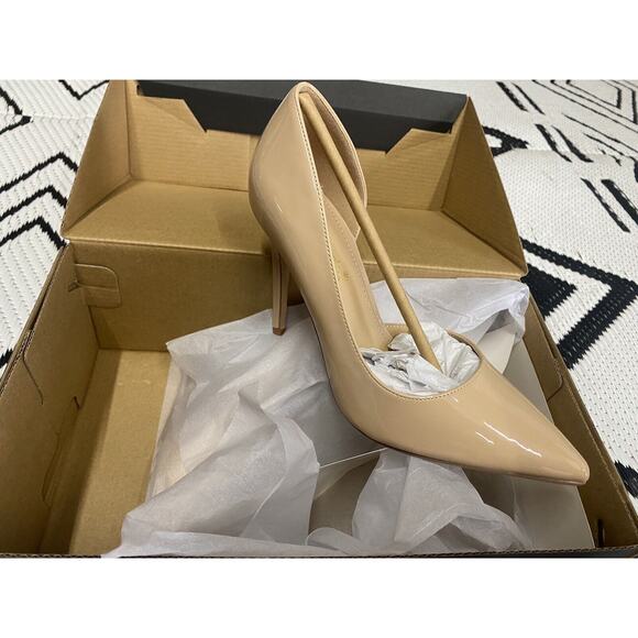 ShoeDazzle Shoes - Shoedazzle Annakay Pointed Toe Pump Shoe Size 6.5 Beige